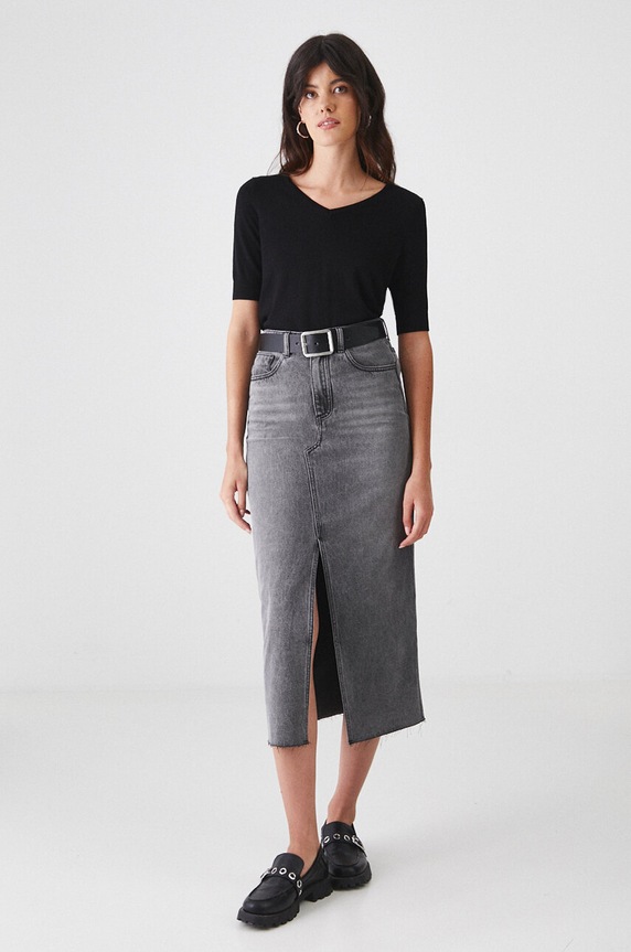 Tričko dámske s véčkovým výstrihom čierna farba RW24-TSD400 čierna RW24