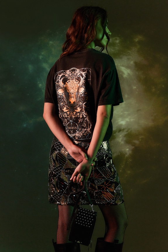T-shirt bawełniany damski z kolekcji Zodiak - Byk kolor czarny okrągły czarny RW24-TSD951