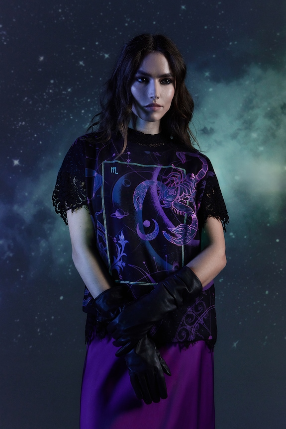 T-shirt damski z kolekcji Zodiak - Skorpion kolor czarny RW24-TSD957