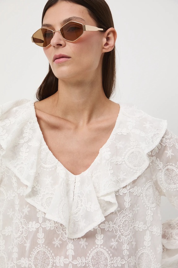 Bluzka damska z ozdobnymi haftami beżowy RW25-BDD402