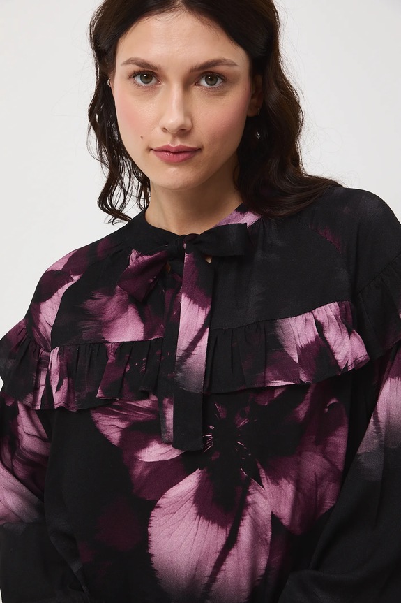 Blúzka zo viskózy vzorovaná čierna RW25-BDD504