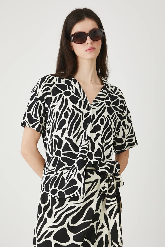 Bluzka damska z wiskozy wzorzysta casual czarny RW25-BKD011