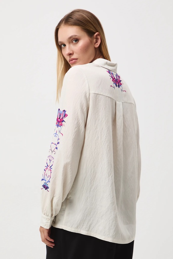 Odzież Koszula damska wzorzysta z wiskozą RW25-KDD054 beżowy