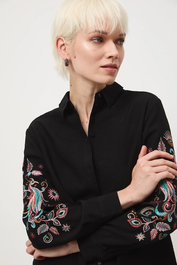 Koszula damska z ozdobnymi haftami czarny RW25-KDDA00