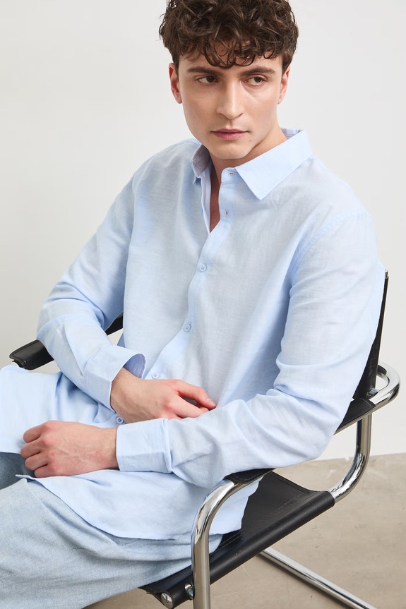 Koszula z lnem męska z kołnierzykiem klasycznym gładka długi niebieski RW25-KDM011