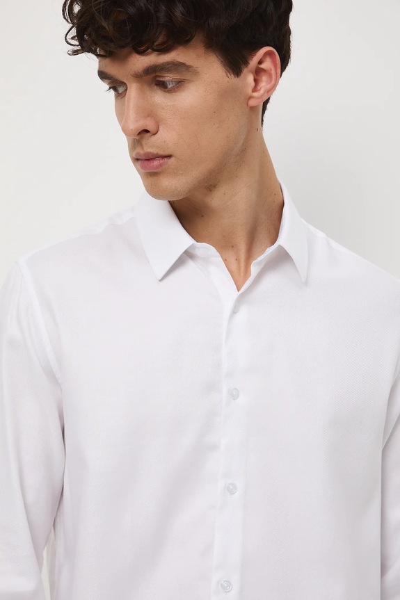 Koszula bawełniana męska z włoskim kołnierzykiem biały RW25-KDM030