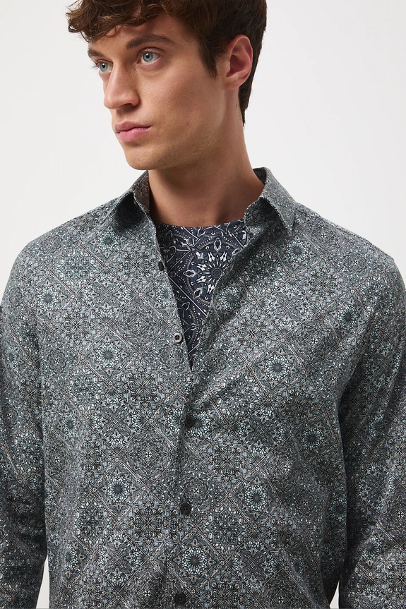 Koszula męska z kołnierzykiem klasycznym wzorzysta multicolor RW25-KDM073