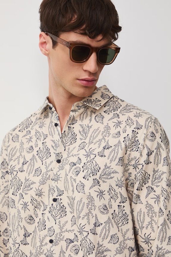 Koszula z lnem męska z kołnierzykiem klasycznym wzorzysta beżowy RW25.KDM102