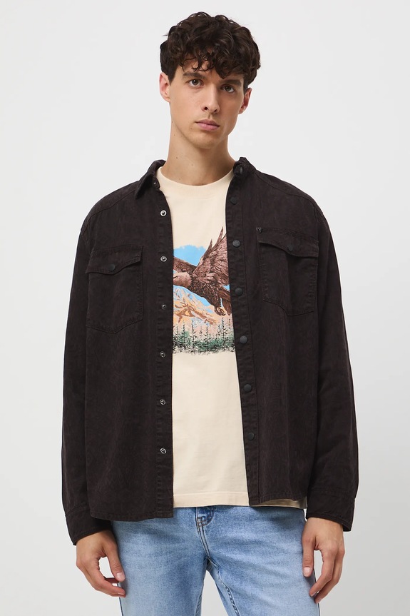 Koszula męska z kołnierzykiem klasycznym z lyocellem wzorzyste brązowy RW25-KDM403