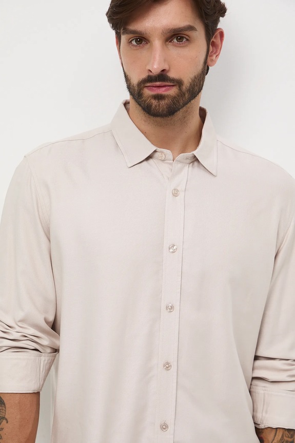 Košeľa s klasickým golierom bez vzoru béžová RW25-KDM600