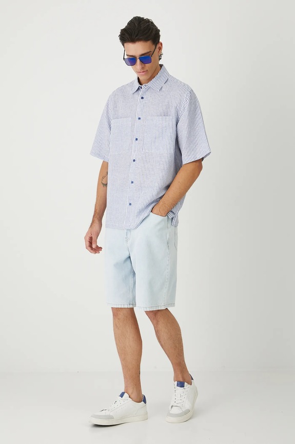 Koszula z lnem męska z kołnierzykiem w pasy wzorzyste niebieski RW25-KKM011