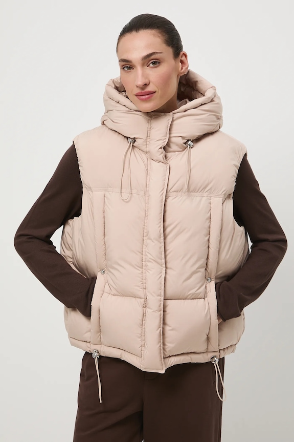 Kamizelka damska pikowana z kapturem beżowy RW25-KMD300
