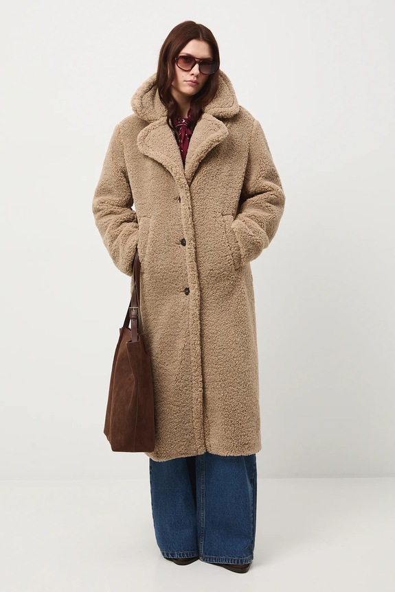 Płaszcz damski ze sztucznego futerka RW25-KPD902 brązowy RW25