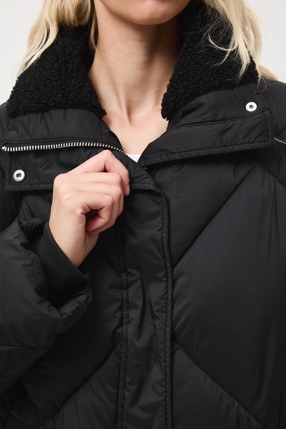 Bunda s izoláciou DuPont™ Sorona® RW25-KUD706 čierna