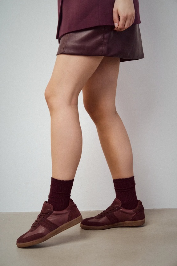 Semišové tenisky dámské s ozdobným prošíváním RW25-OBD301