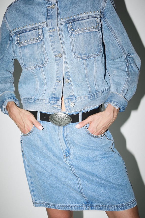 Pasek damski z ozdobną klamrą czarny RW25-PAD301