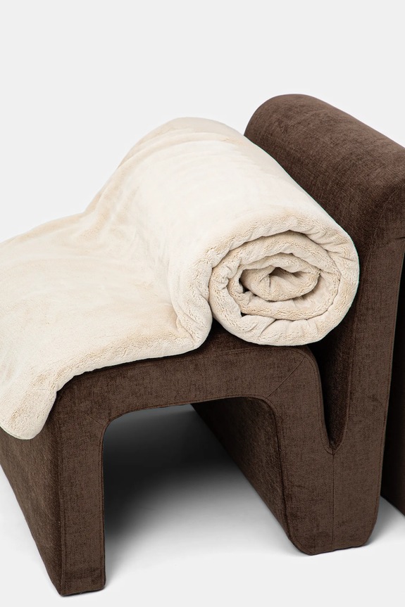 Prehoz na posteľ s rozmermi 220 x 240 cm béžová RW25-POU600