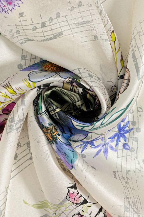 Chusta jedwabna damska z kolekcji Narodowy Instytut Fryderyka Chopina x Medicine multicolor RW25-SAD750