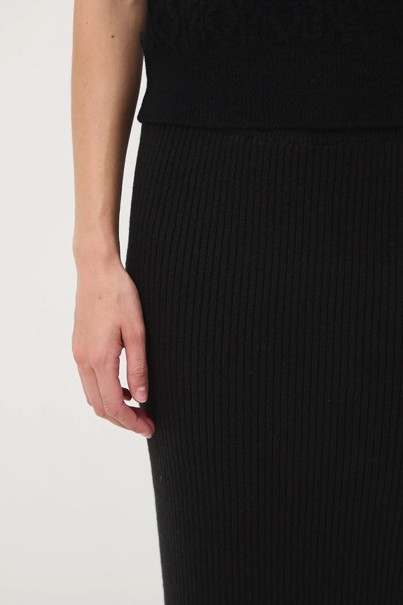 Spódnica damska maxi prążkowana czarny RW25-SDD070