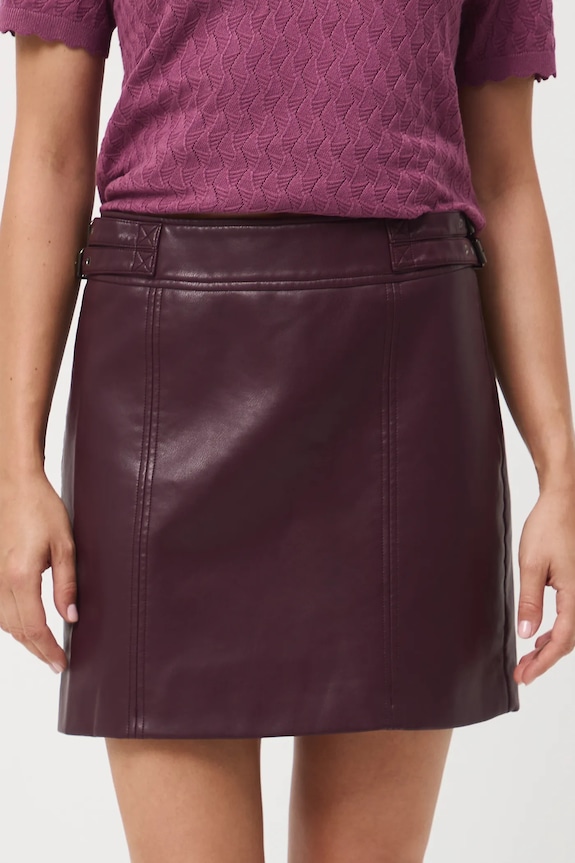 Spódnica damska mini z imitacji skóry bordowy RW25-SDD503