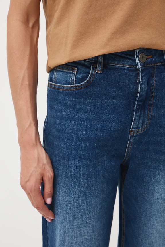 Jeansy damskie mom fit z efektem sprania granatowy RW25-SJD606