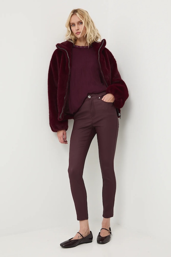 Spodnie damskie skinny woskowane z elastanem bordowy RW25-SPD700