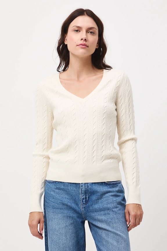 Sweter damski z warkoczowym splotem RW25-SWD052 beżowy RW25