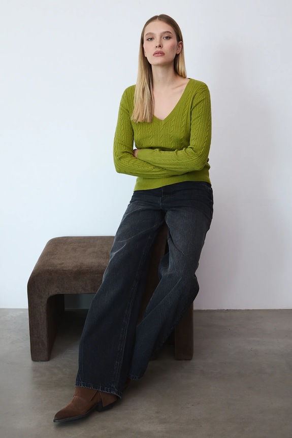 Sweter damski z warkoczowym splotem pozostałe zielony RW25-SWD052