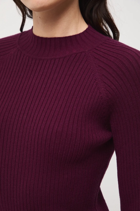 Sweter damski prążkowany RW25-SWD054 bordowy