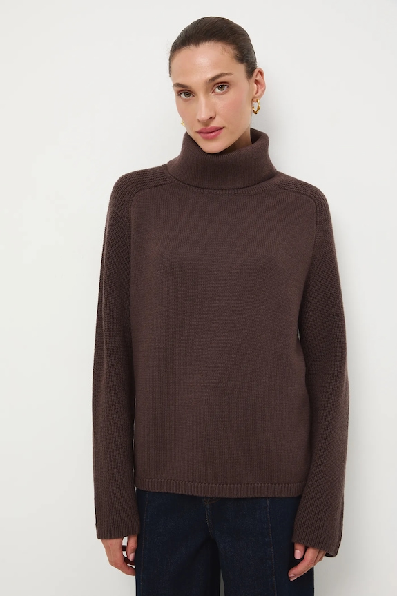 Sweter z wełny merino gładki RW25-SWD812 brązowy RW25