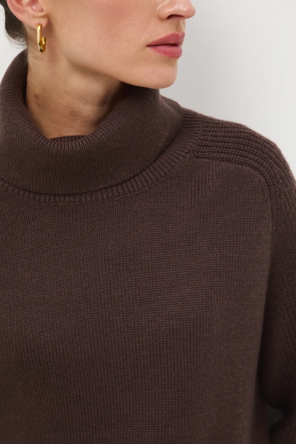 Sweter z wełny merino gładki RW25-SWD812 brązowy
