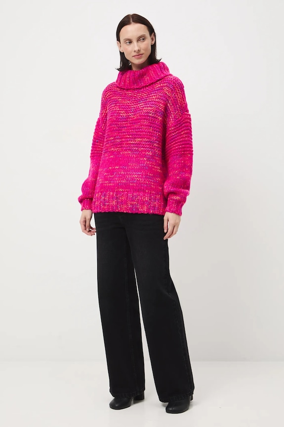 Sweter damski z golfem RW25-SWD905 różowy RW25