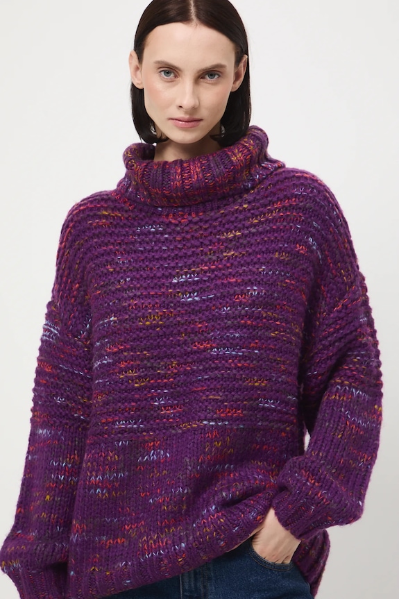 Sweter damski z golfem fioletowy RW25-SWD905