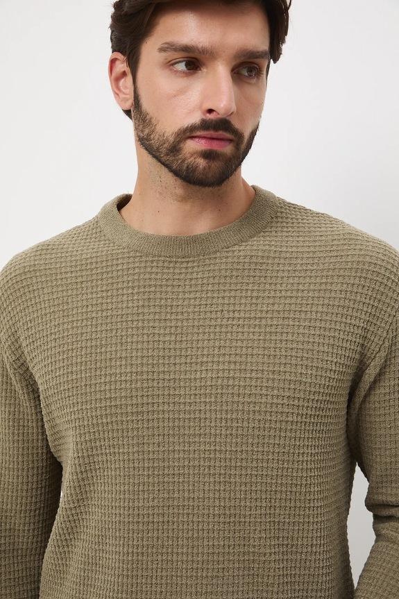 Sweter męski z fakturą zielony RW25-SWM070