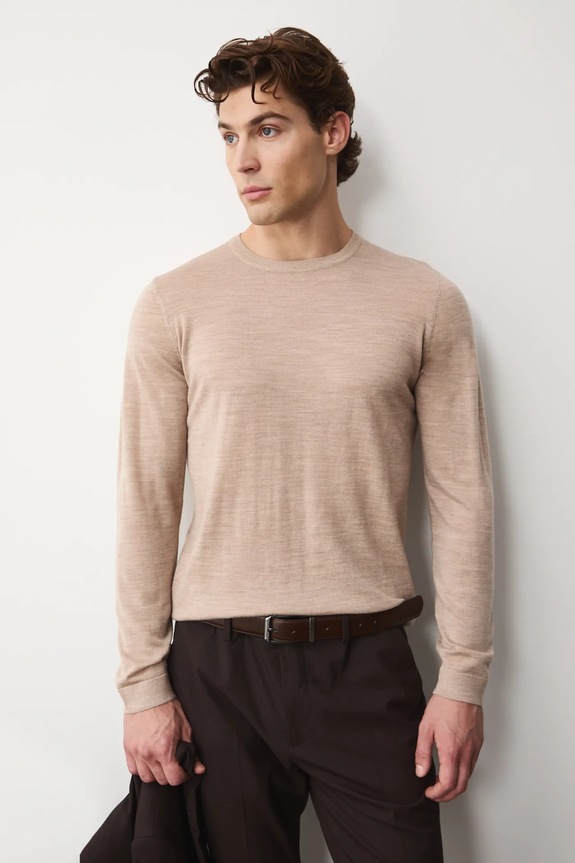 Sweter z wełny merino gładki melanż beżowy RW25-SWM701