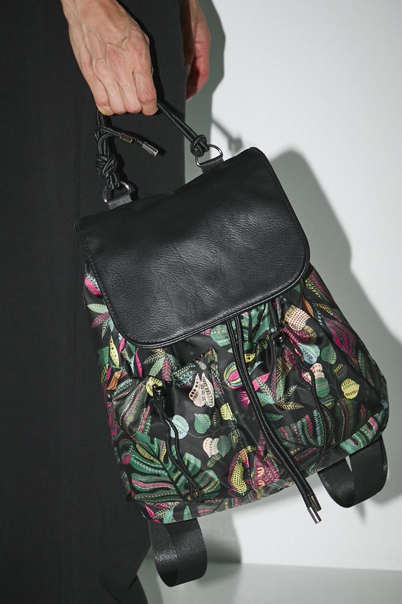 Dámský batoh se vzorem RW25-TPD204