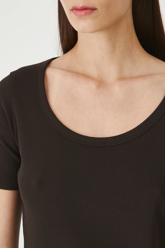 T-shirt bawełniany damski z elastanem prążkowany RW25-TSD020 brązowy