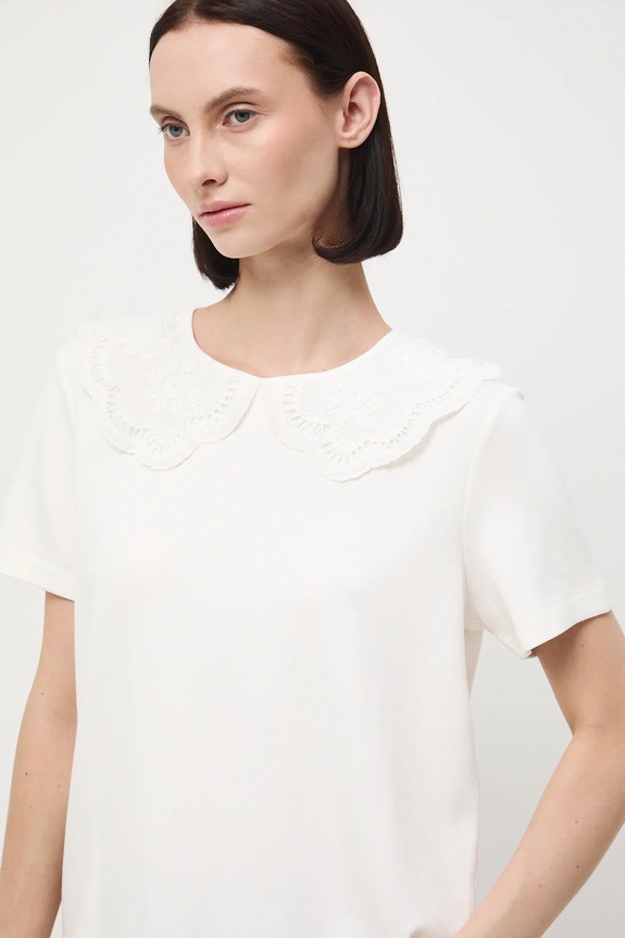 T-shirt damski z ozdobnym kołnierzem beżowy RW25-TSD900