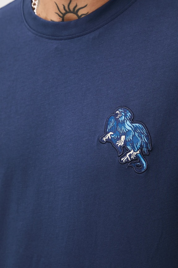 T-shirt bawełniany męski z ozdobną naszywką RW25-TSMB19 granatowy