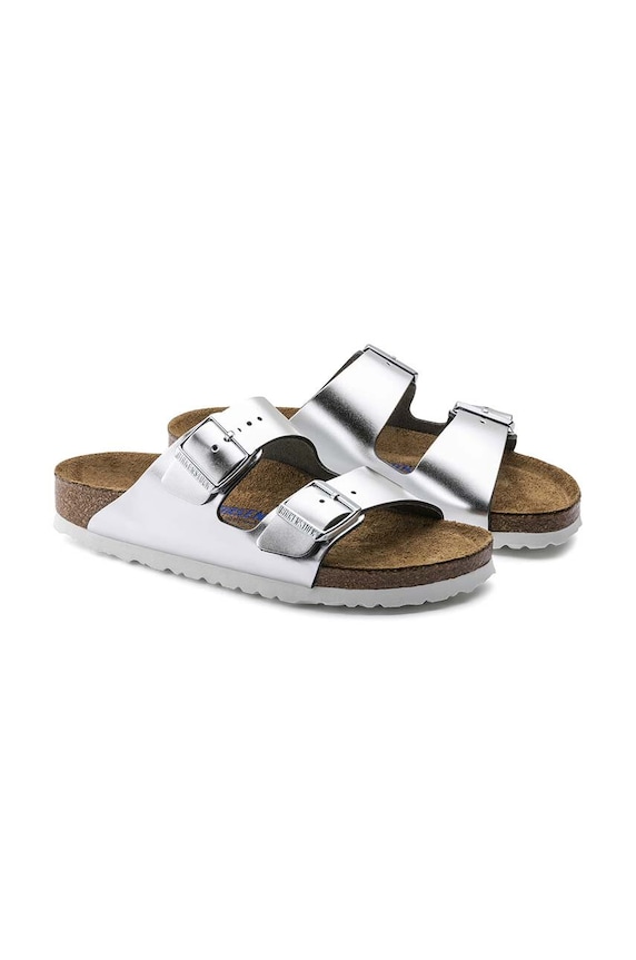 Δερμάτινες παντόφλες Birkenstock Arizona ασημί 1005960