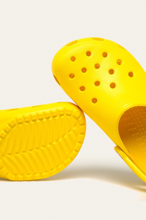 Natikače Crocs Classic CROCS.CLASSIC.10001 zlatna