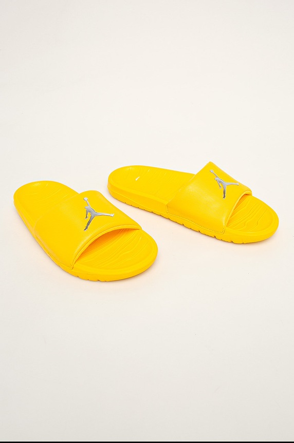 Jordan - Šľapky AR6374 žltá SS20
