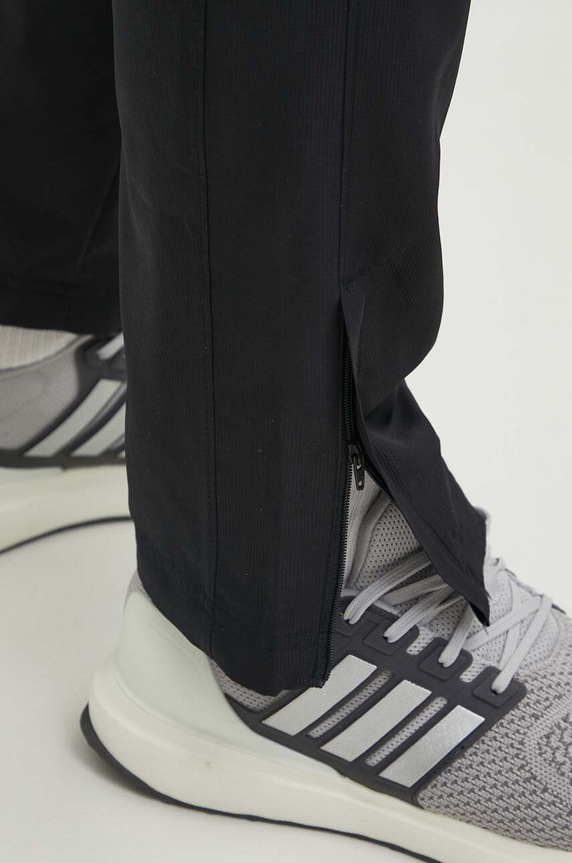 Under Armour - Spodnie 1352031 czarny 1352031