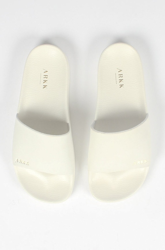 Arkk Copenhagen Klapki CO6402.0010 biały SS21