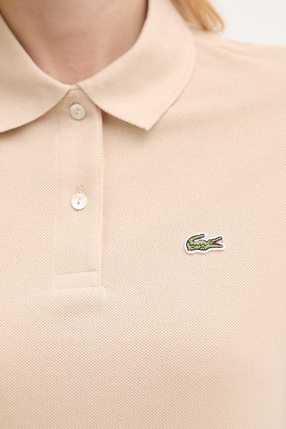 Lacoste polo damskie bawełniane PF7839 beżowy
