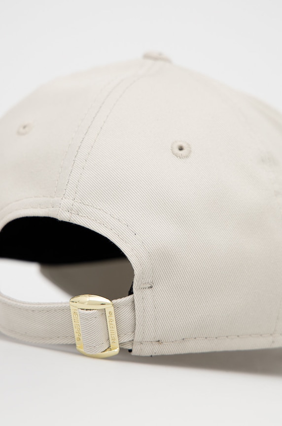 Аксесоари Памучна шапка New Era METALLIC LOGO 9FORTY® 60222491.LIGHTBEIGE бежов