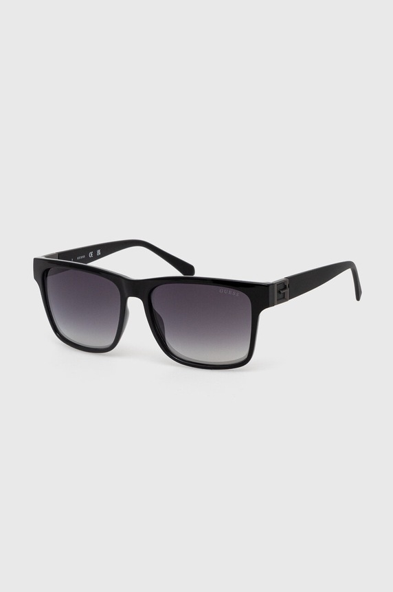 Солнцезащитные очки Guess GU00004.5801Q чёрный SS22