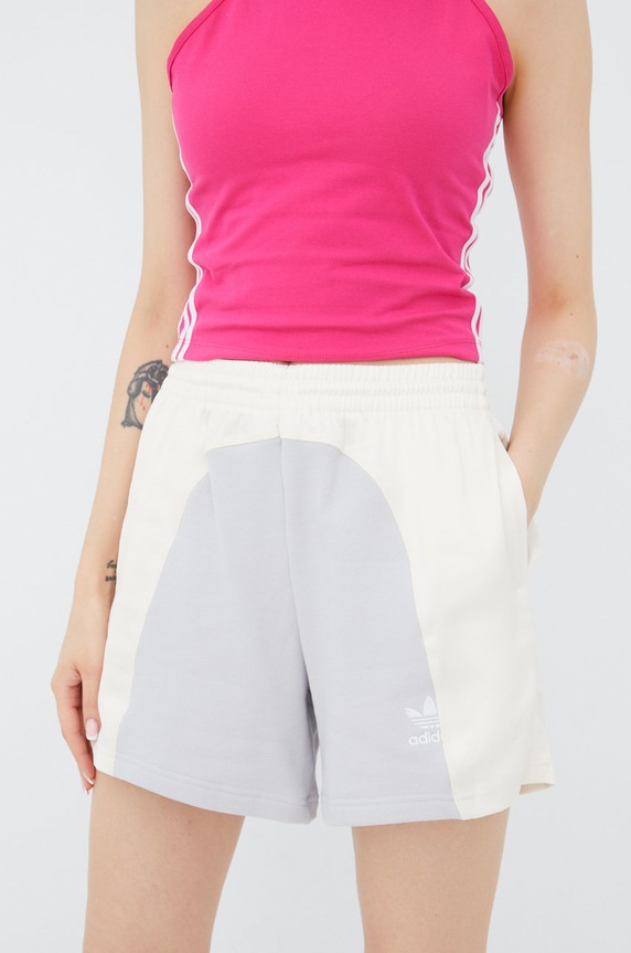 Kratke hlače adidas Originals Adicolor Planet friendly siva HC7038