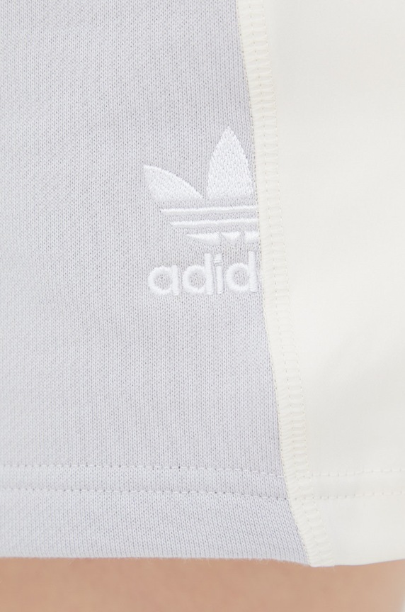 Kratke hlače adidas Originals Adicolor siva HC7038