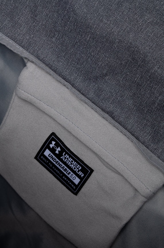 Αθλητική τσάντα Under Armour Undeniable 5.0 Medium 1369223 γκρί